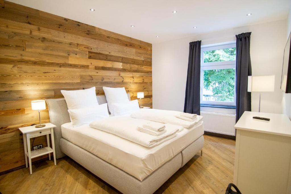 Schiefer Suite Hotel & Apartments Гослар Экстерьер фото