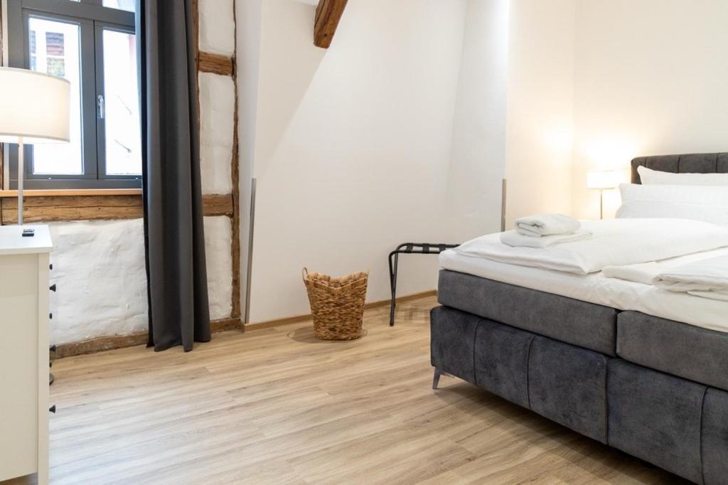 Schiefer Suite Hotel & Apartments Гослар Экстерьер фото
